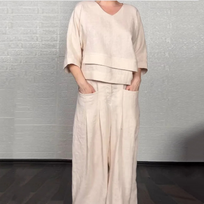 Noa | Loose-Fitting Minimalist Two-Piece Set