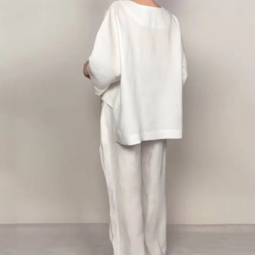 Noa | Loose-Fitting Minimalist Two-Piece Set